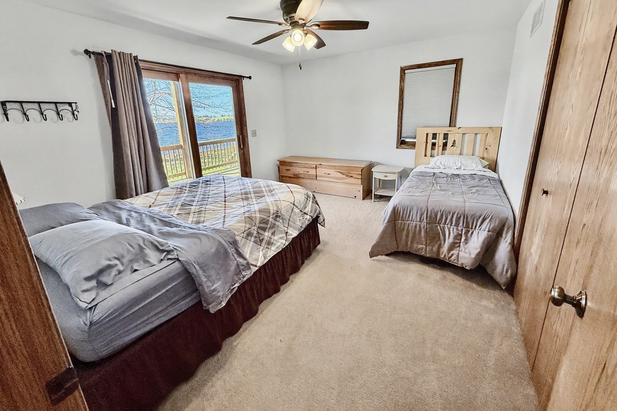 Bedroom 4 - Lower Level, Queen & Twin