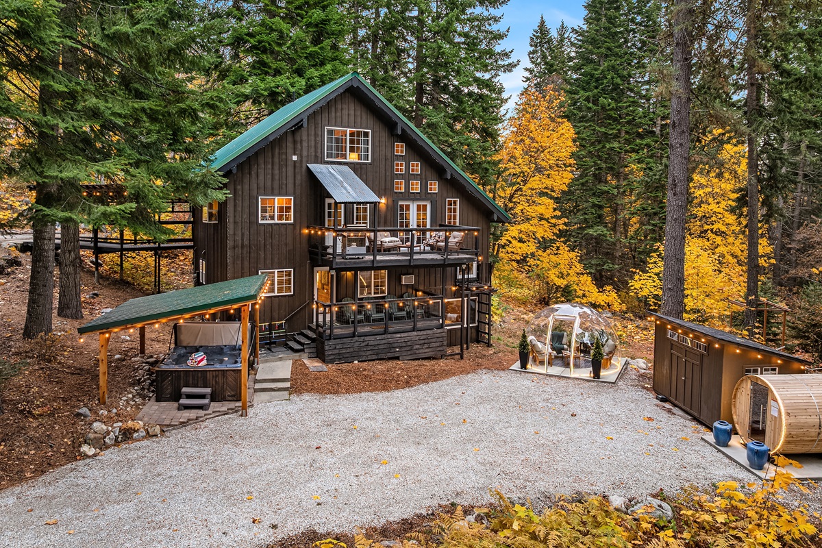 Backyard: Geo dome, covered hot tub and barrel sauna