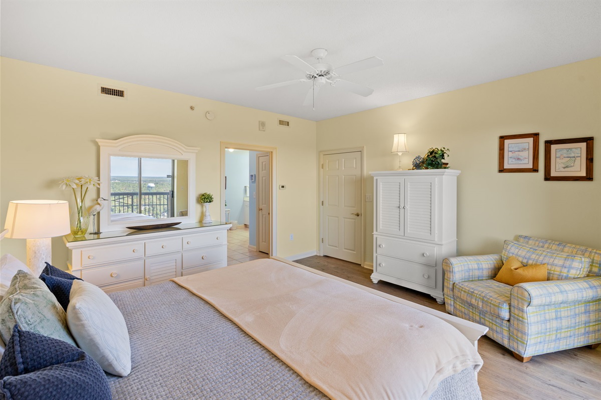 King Bed In Main Bedroom