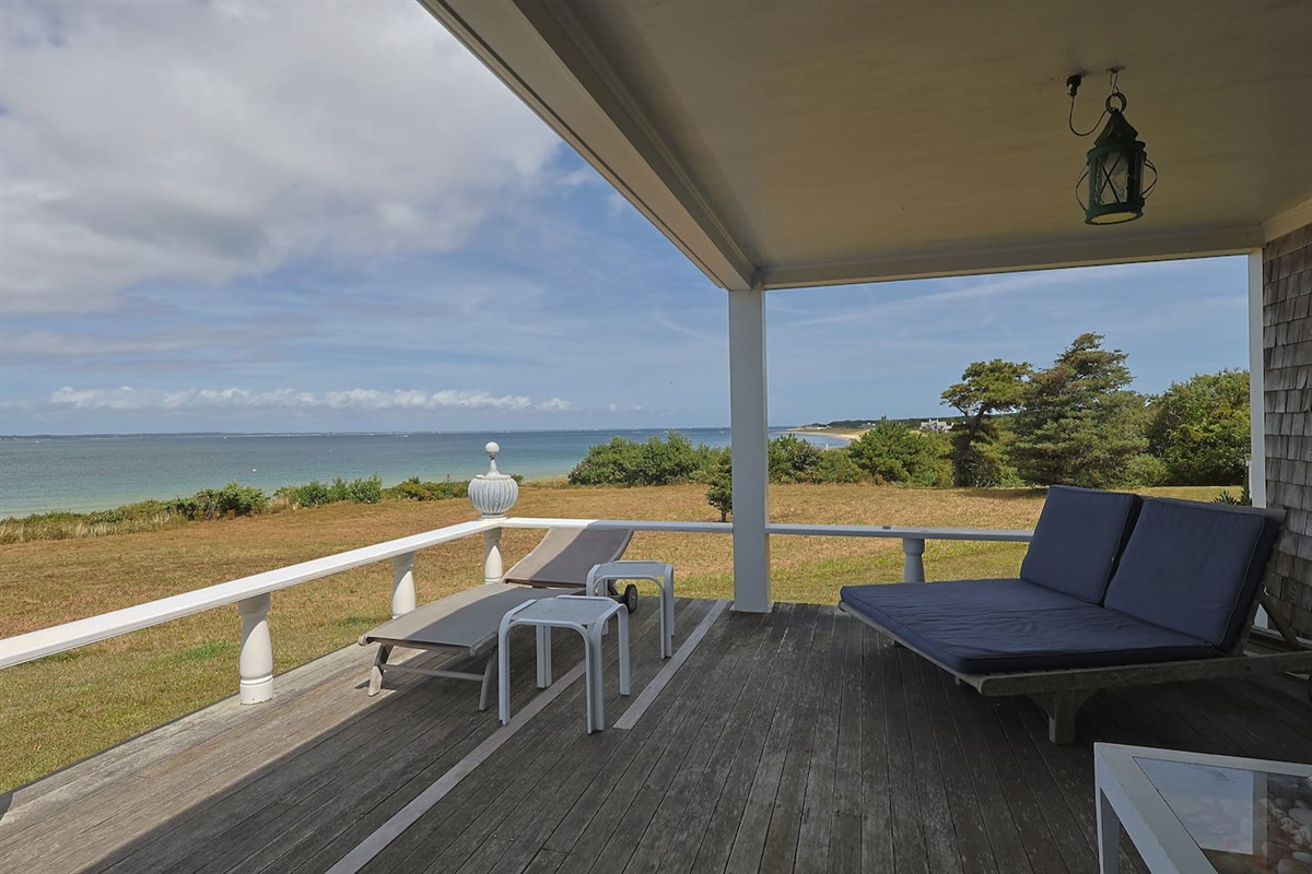 562 Chappaquonsett Road, Vineyard Haven