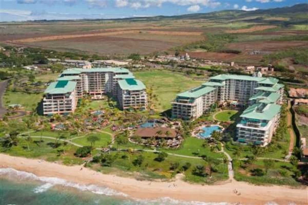 Hokulani and Konea towers and grounds