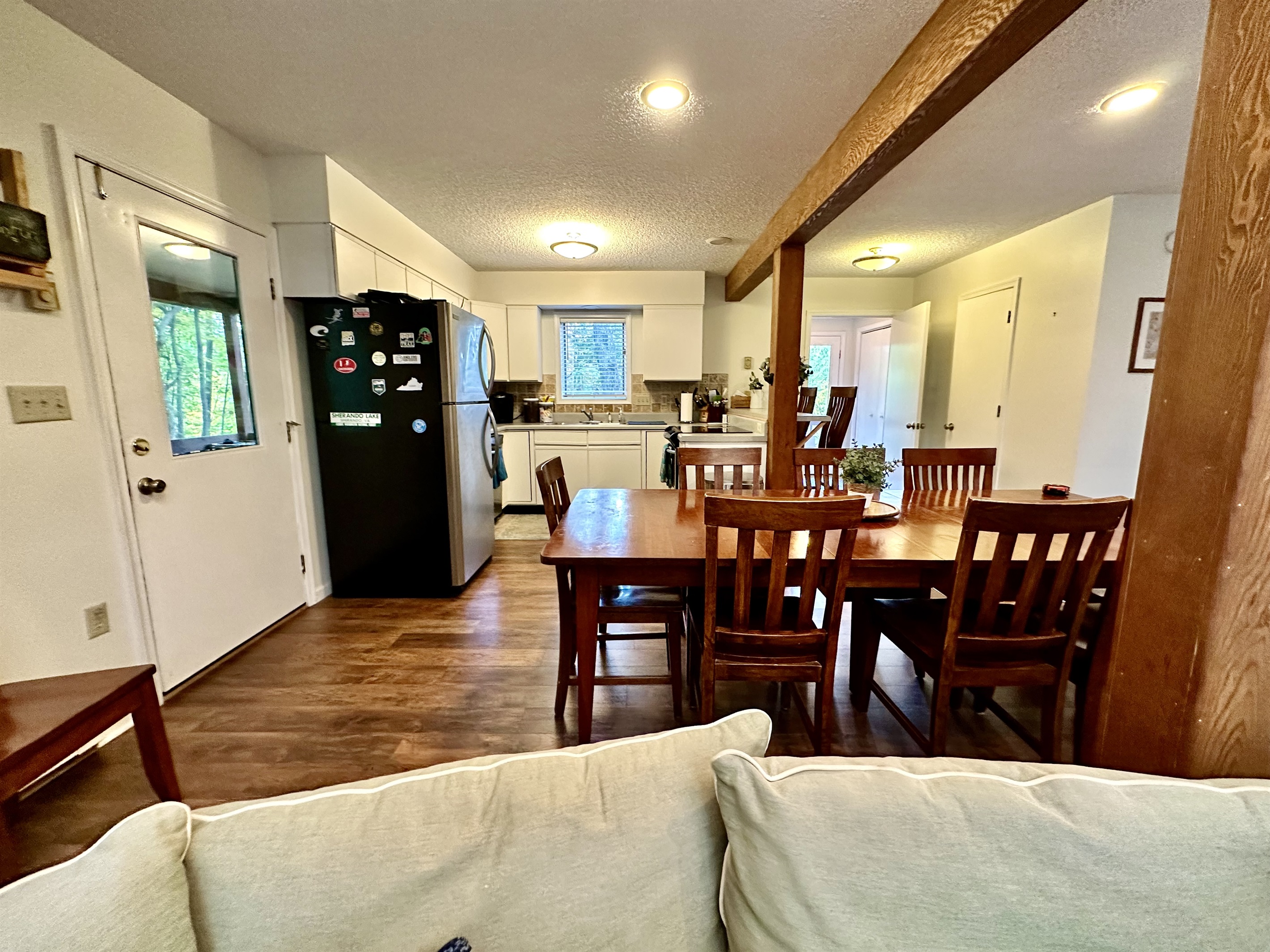 open kitchen to dining room