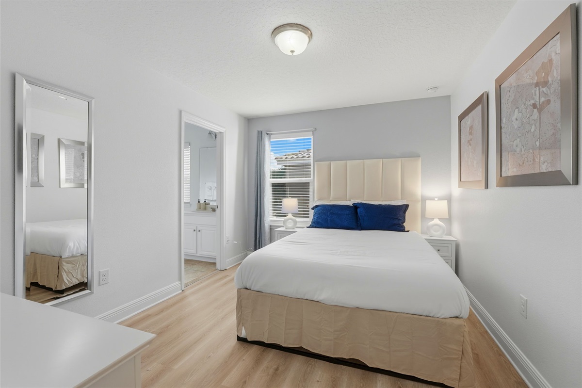 queen bedroom 2nd floor