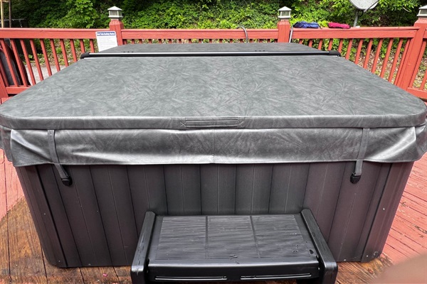 Brand New Hot Tub- Aqua Gazer