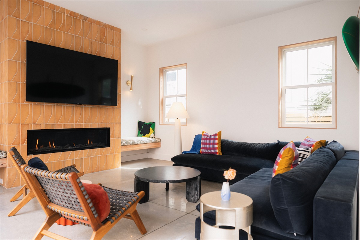 Cozy coastal living room vibes 🤍 Plenty of space to relax, stream your favorites, and recharge between adventures.