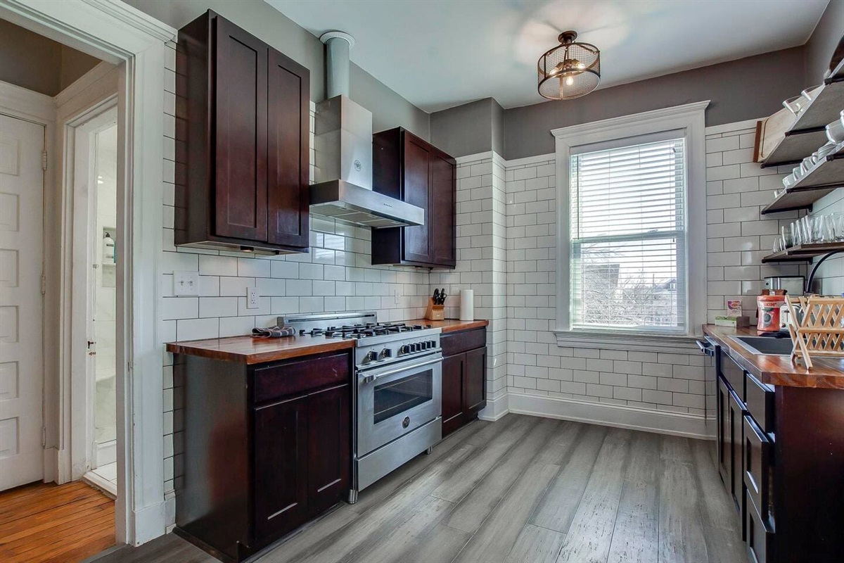 Gourmet Kitchen with high end appliances. 