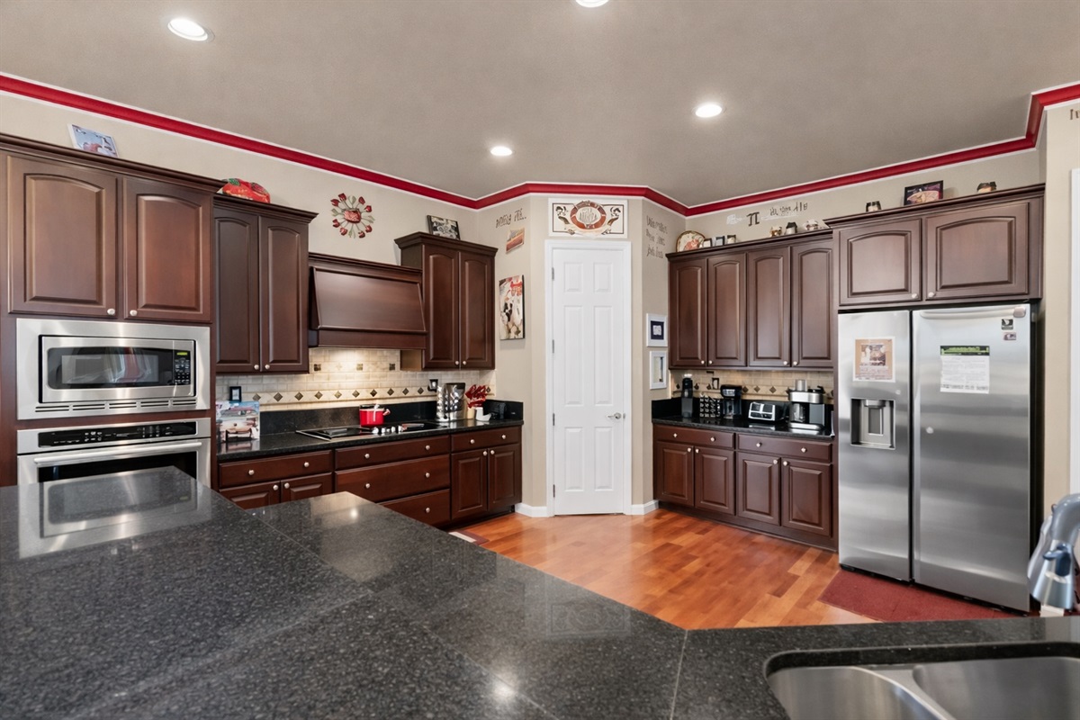 Double-oven dream kitchen