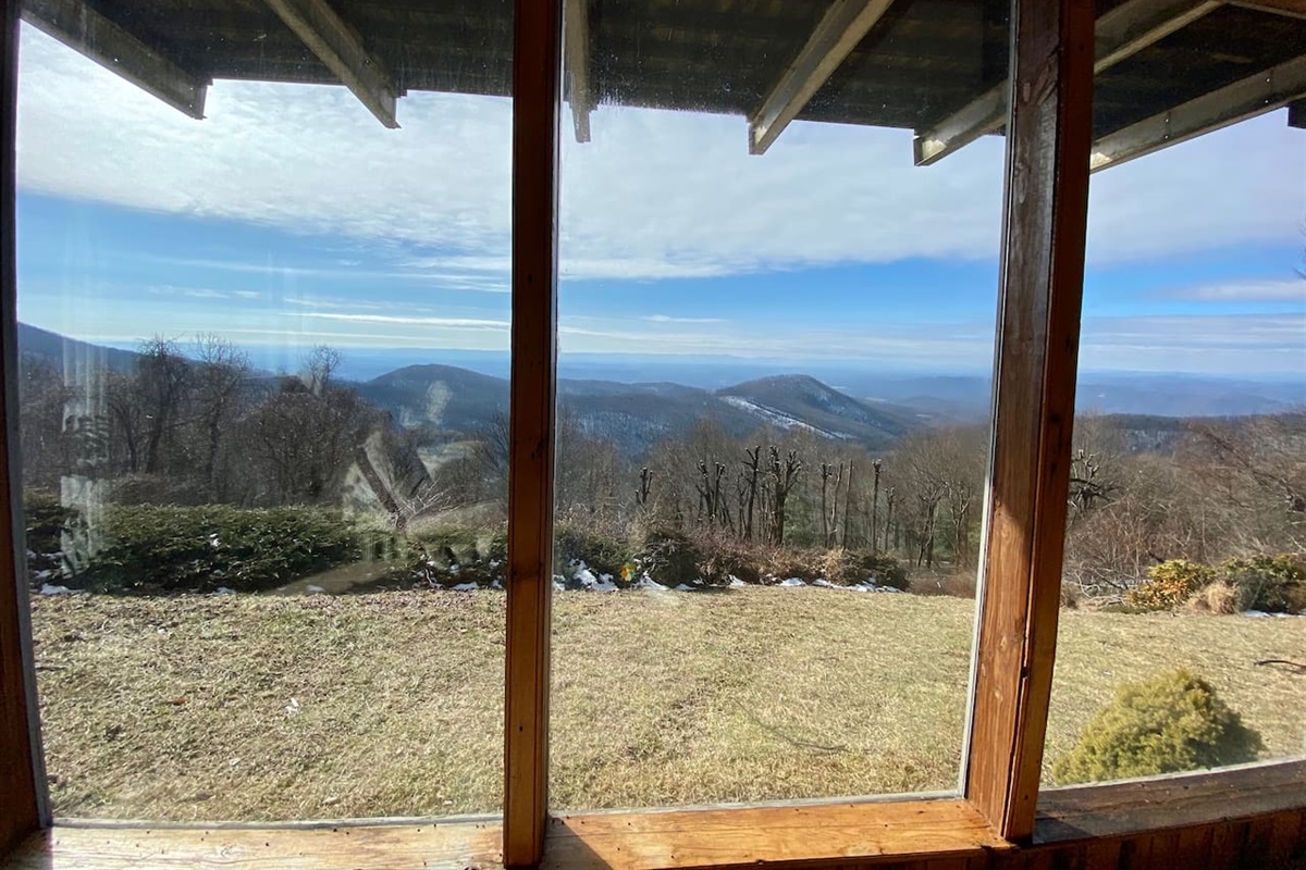 Bunkbed Room Winter View