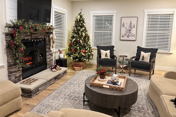 Enjoy our beautifully curated decor that captures the festive spirit!