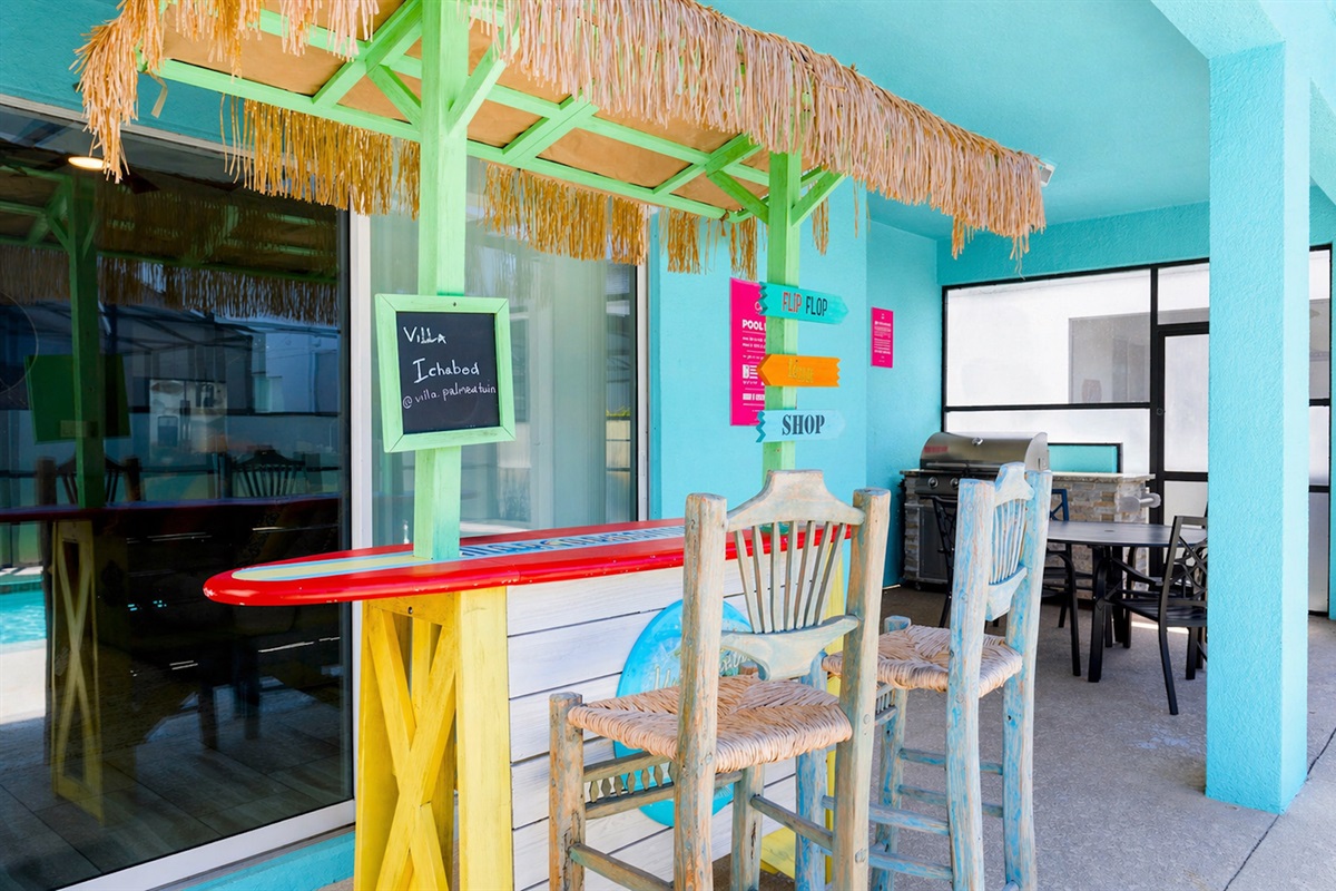 Tiki bar on the patio at Villa Ichbod