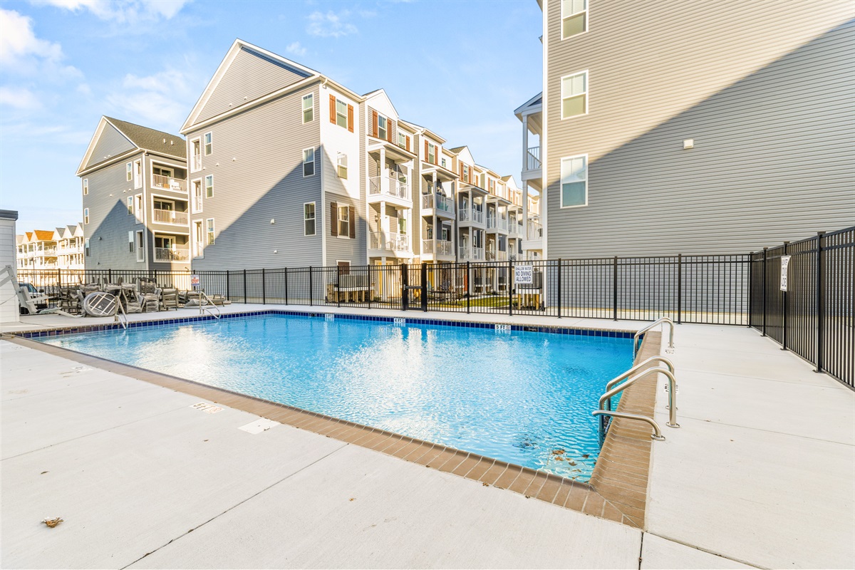 Community Pool!(Open Memorial Day to Labor Day)