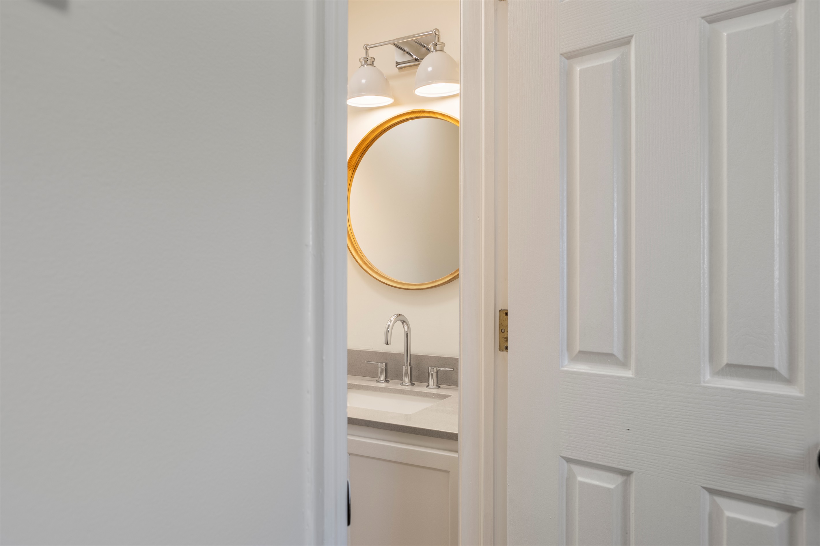 Poweder room on the first floor