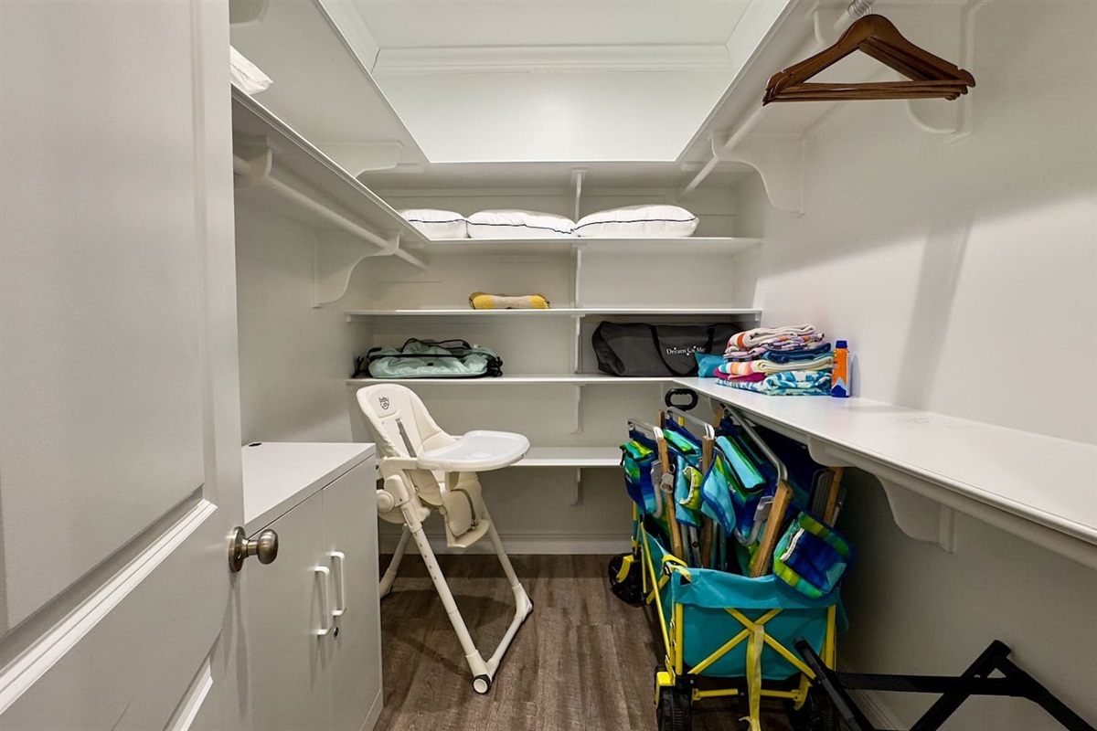 Grab a chair, a towel, and head to the beach—everything is right at your fingertips