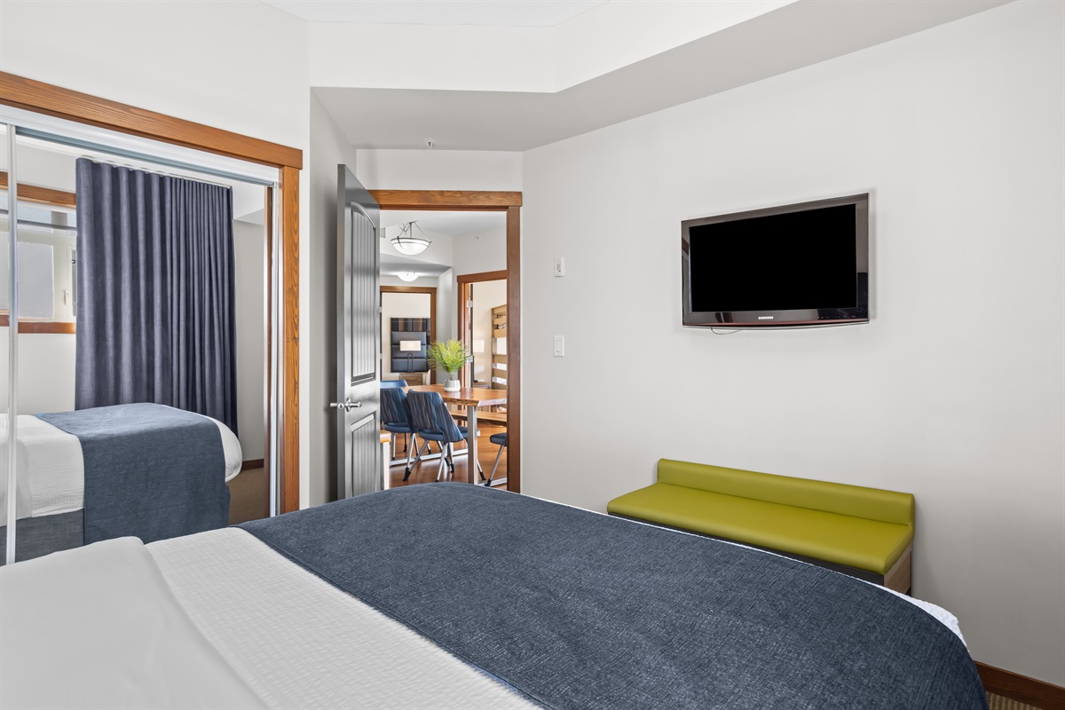 Queen Bedroom