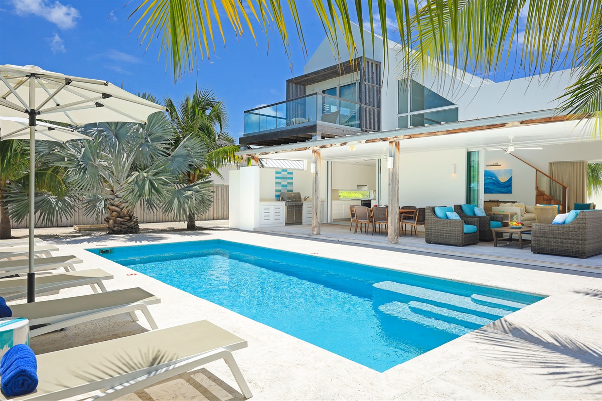 Spacious private pool