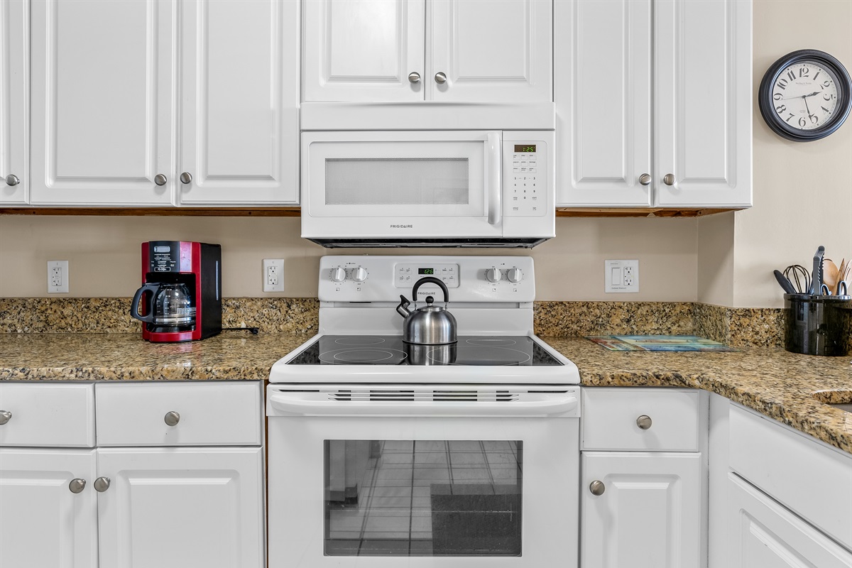 Full-Sized Kitchen