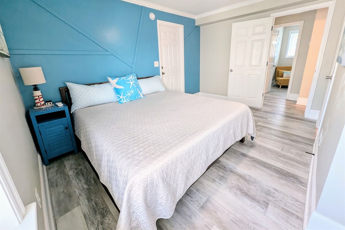 Bedroom 2 with King bed - bed linens provided