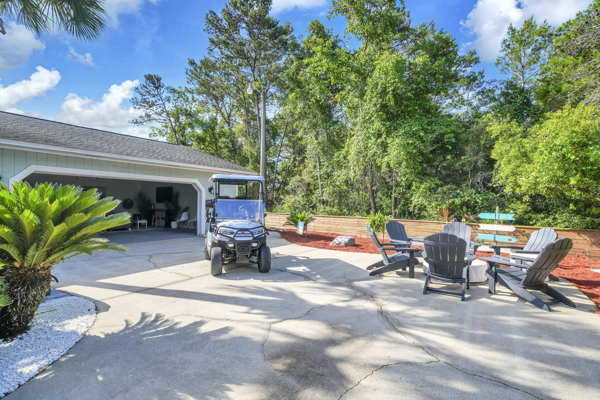 Golf cart, game room & fire pit