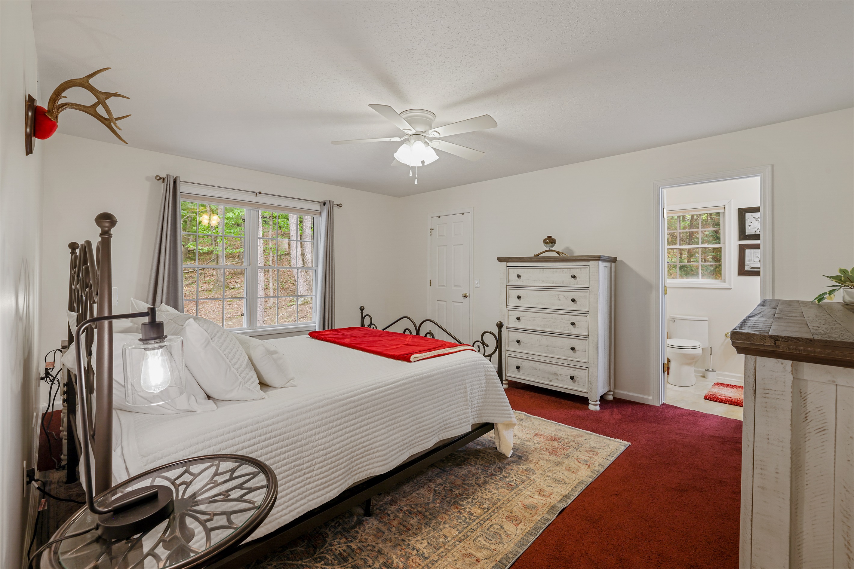 Ensuite Bedroom - cozy and relaxing