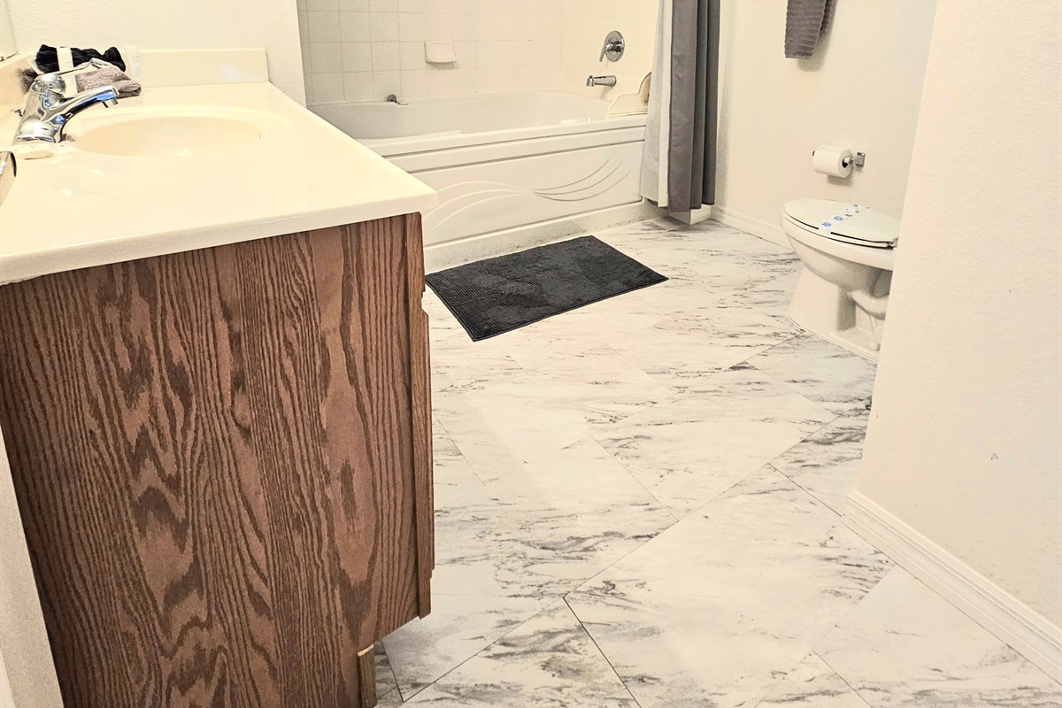 MASTER BATH, Soaker Tub/Shower Combo