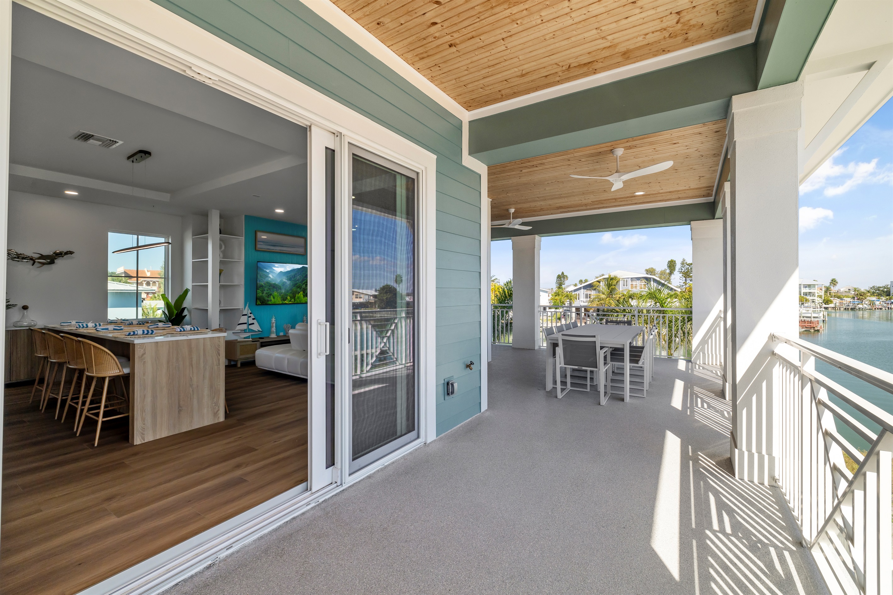 12 seats in the kitchen and 10 outdoor seats w/ additional seating on the first floor