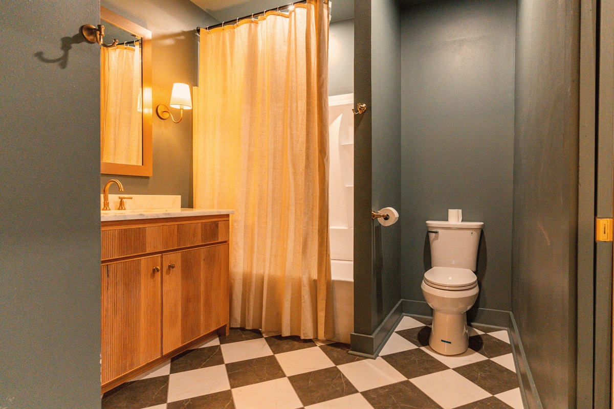 PawPaw's Master Bathroom