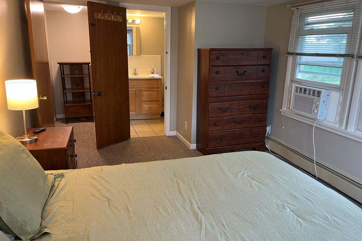 Queen #4 with ensuite bath