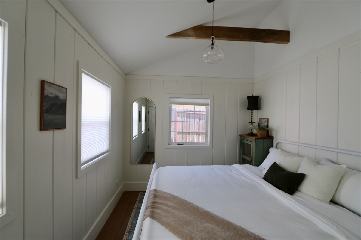 Bedroom 1 - King Bed