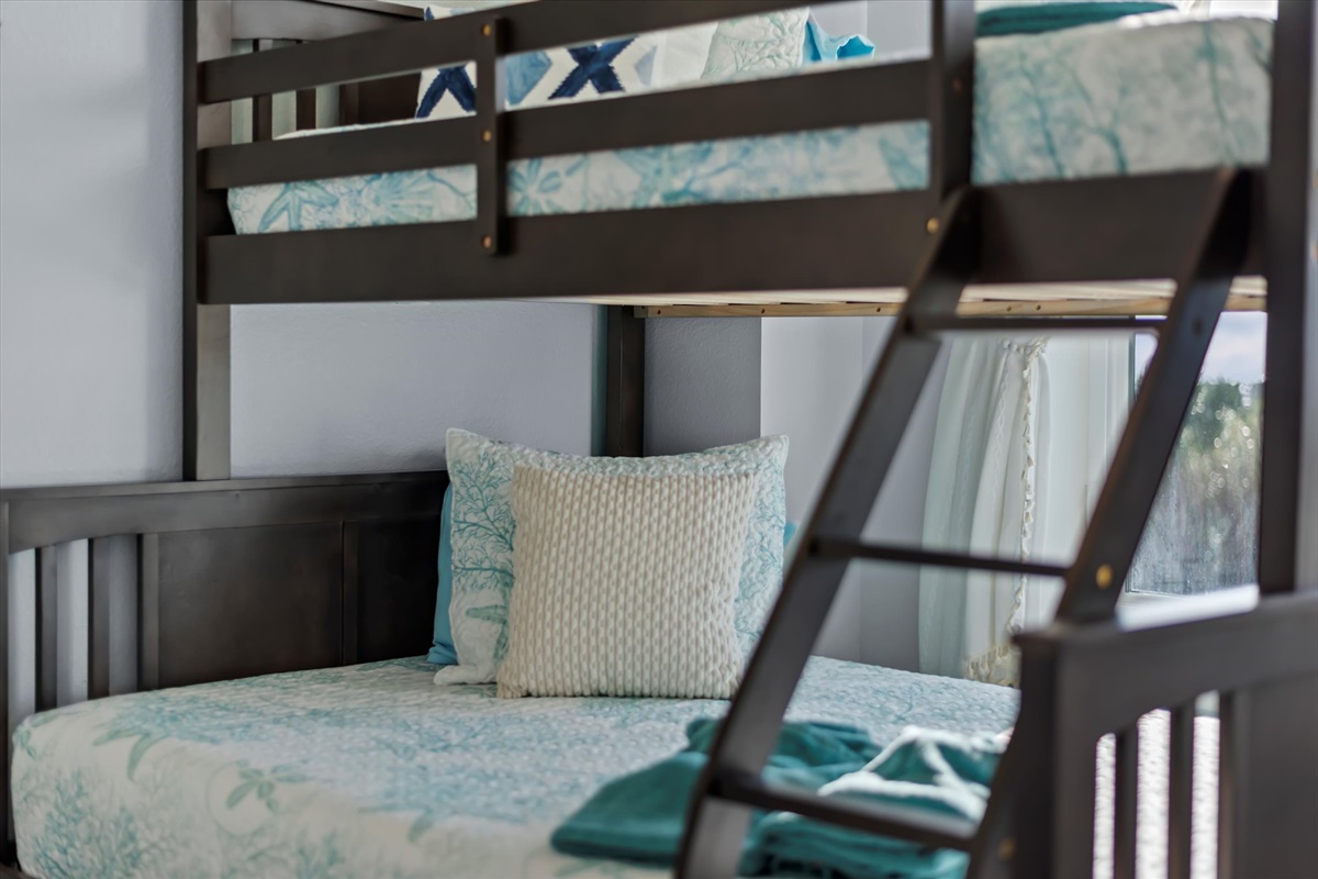 197d4fe90b274a47bc729a0a6e14b4db Large | Beachhouse | Texas | TX | Vacation Homes | Galveston | Crystal Beach | Kokomo | Breezy Days | Beachfront Elegance | Sunrise Serenity | Southern Sands Property Management, LLC