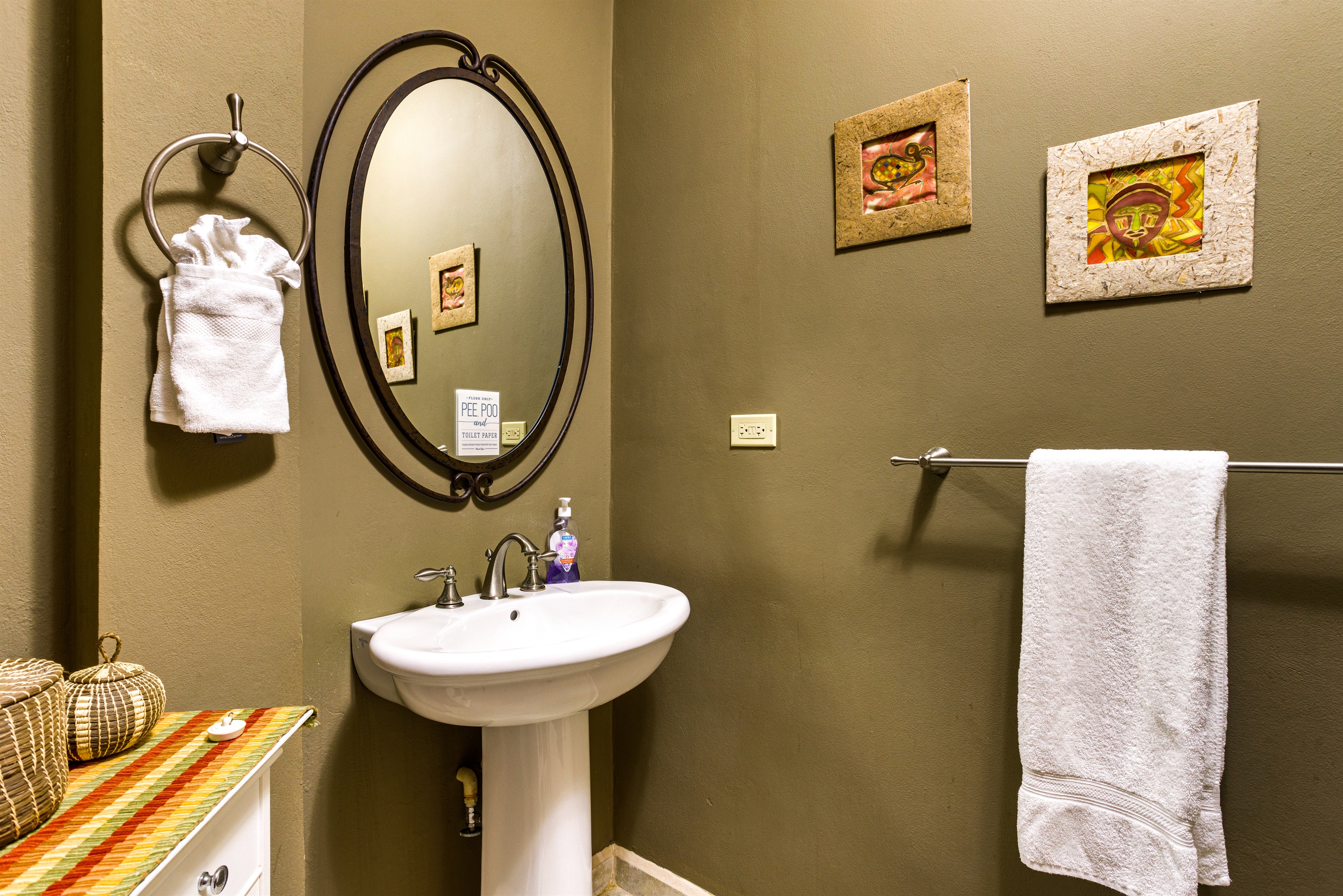 1/2 Bathroom
