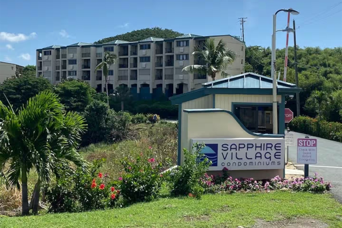 Entrance to the Sapphire Village property