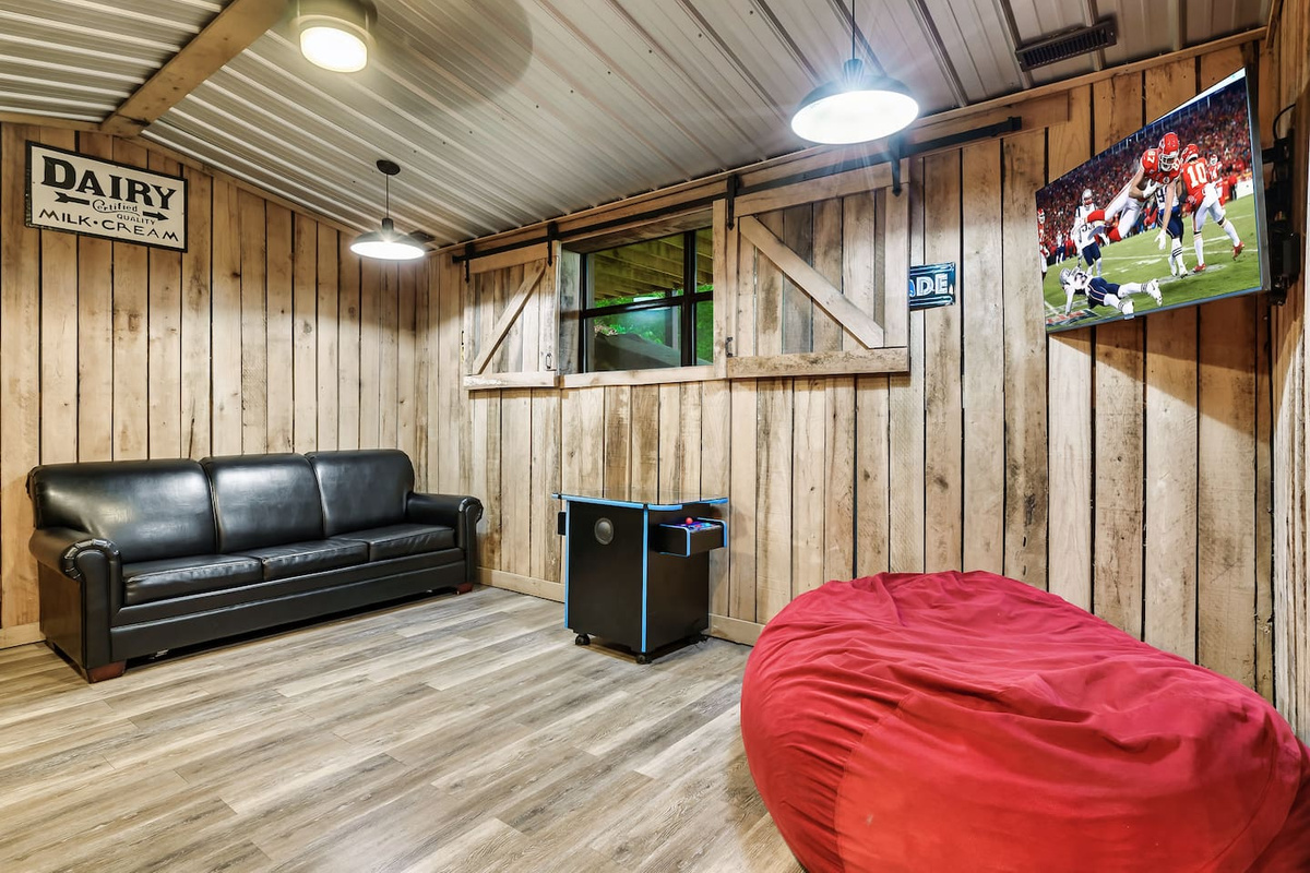bunk beds - downstairs