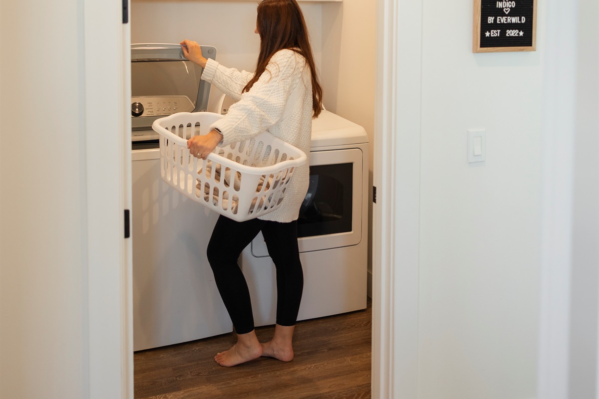 {Laundry Room} Rinse, refresh, repeat — the perfect spot to wash away the sand after a day at the beach.