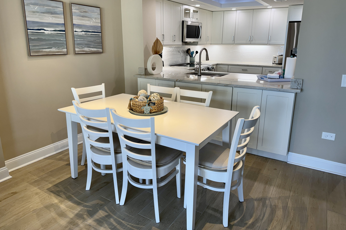 Dining Area Seats Six