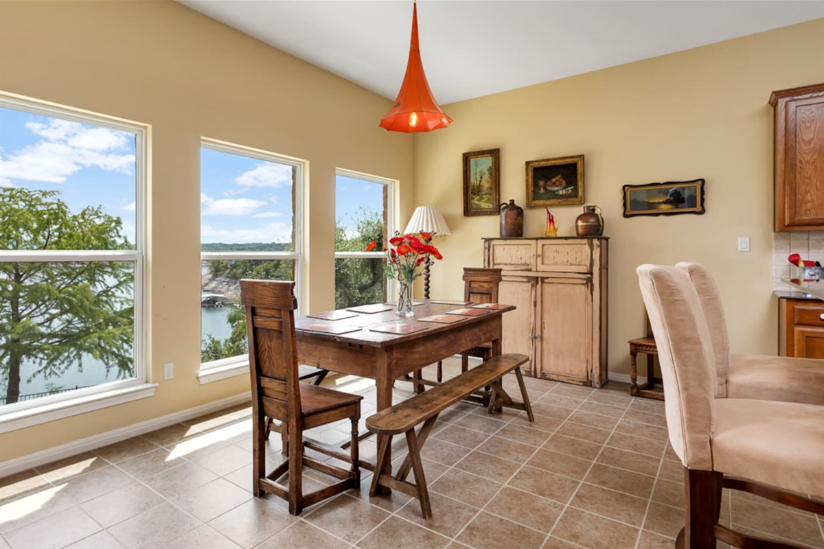 Dining table sits 6-8