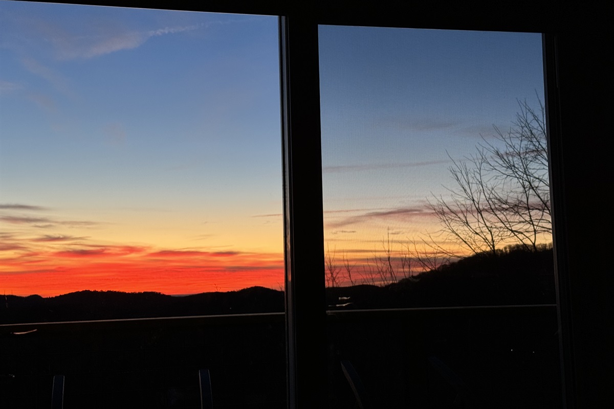 Sunrise @ WishYouWereHere7Devils is an event most days! With long-range, layered, panoramic mountain & valley views from The Grandfather Mountain Profile to The Blowing Rock to Hound Ears Club, you are high above it all. At 4,000 ft, you may even get snow!