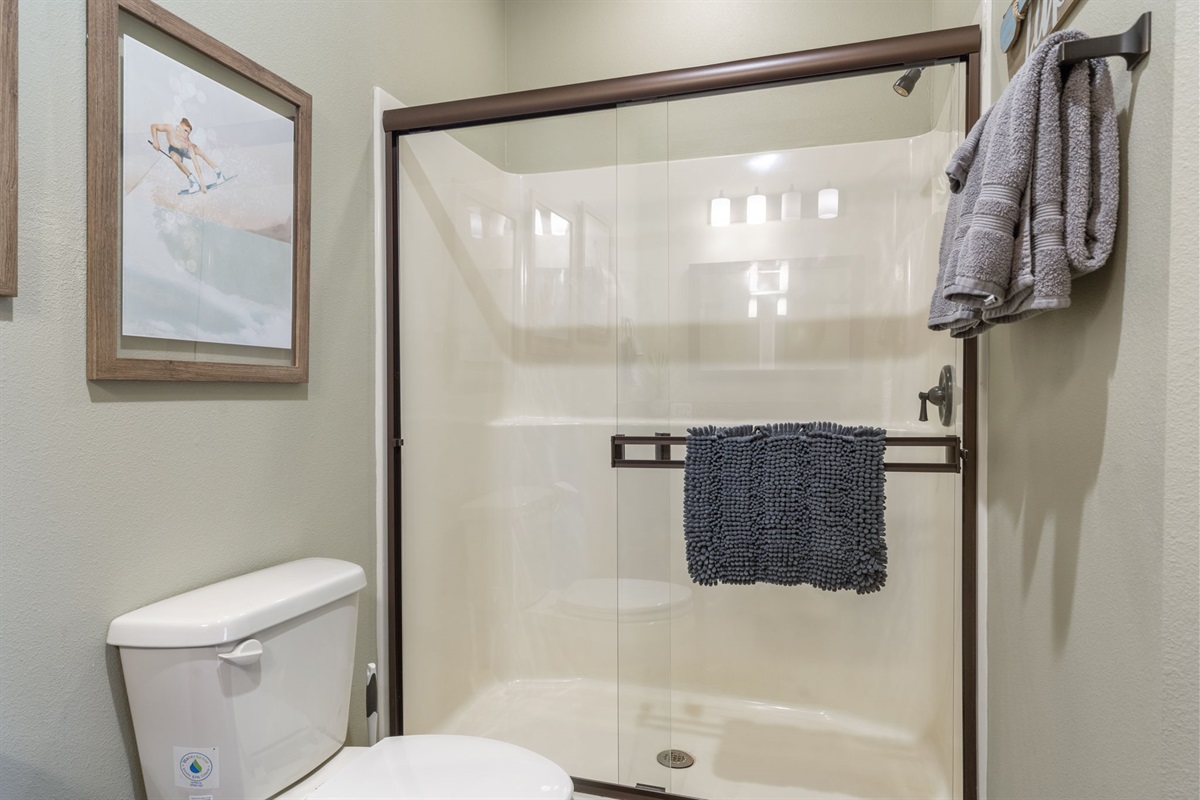 King bedroom #5 ensuite bath