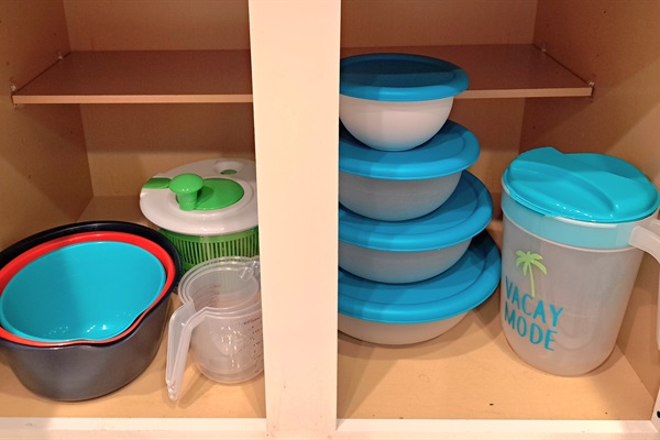 Salad spinner, juice jug, mixing bowls, measuring cups