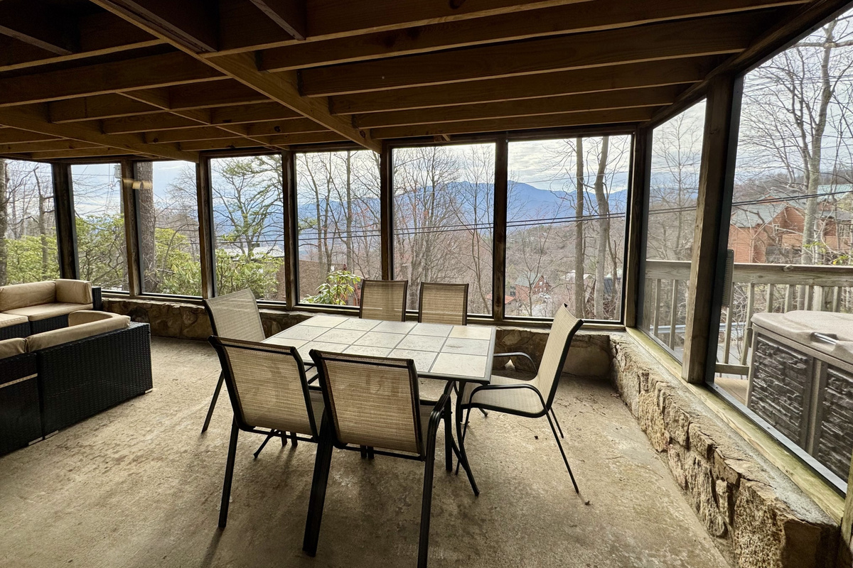 Christmas Screened Porch View & Seating/Dining