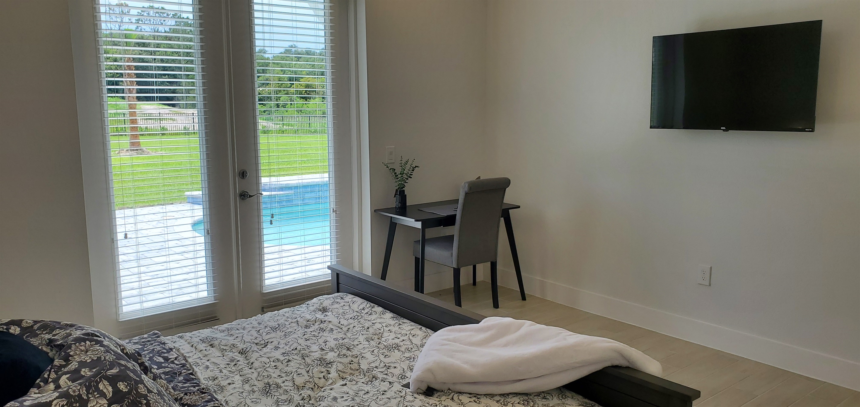 Master King bedroom and office desk/chair. 