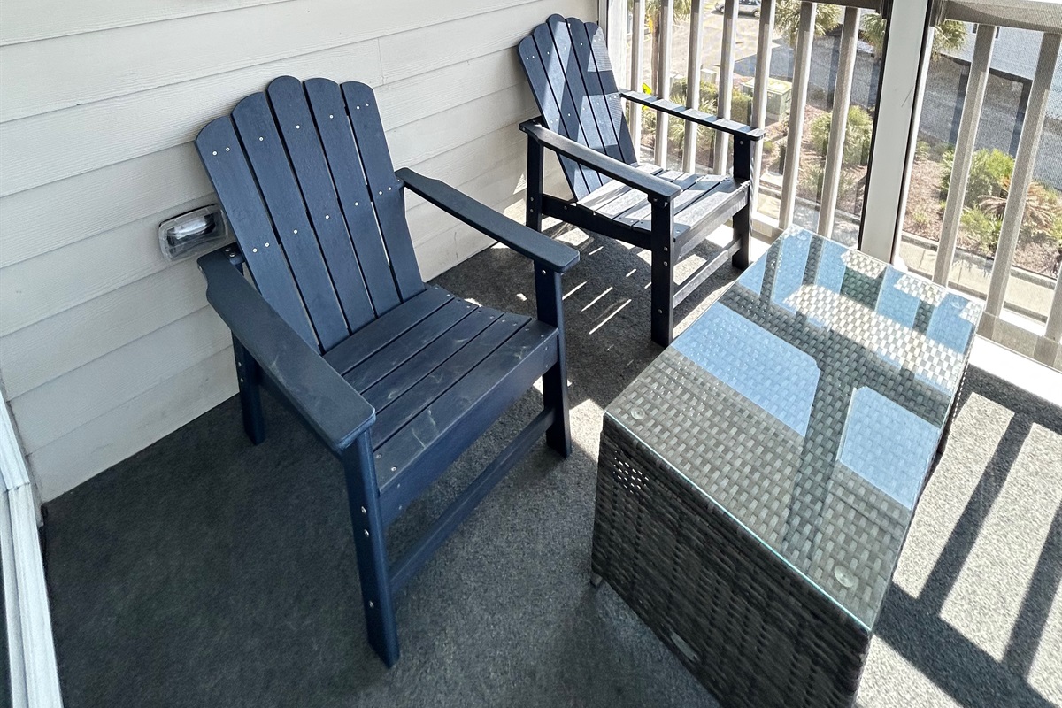 Perfect screened in balcony to sit and enjoy cocktails or coffee