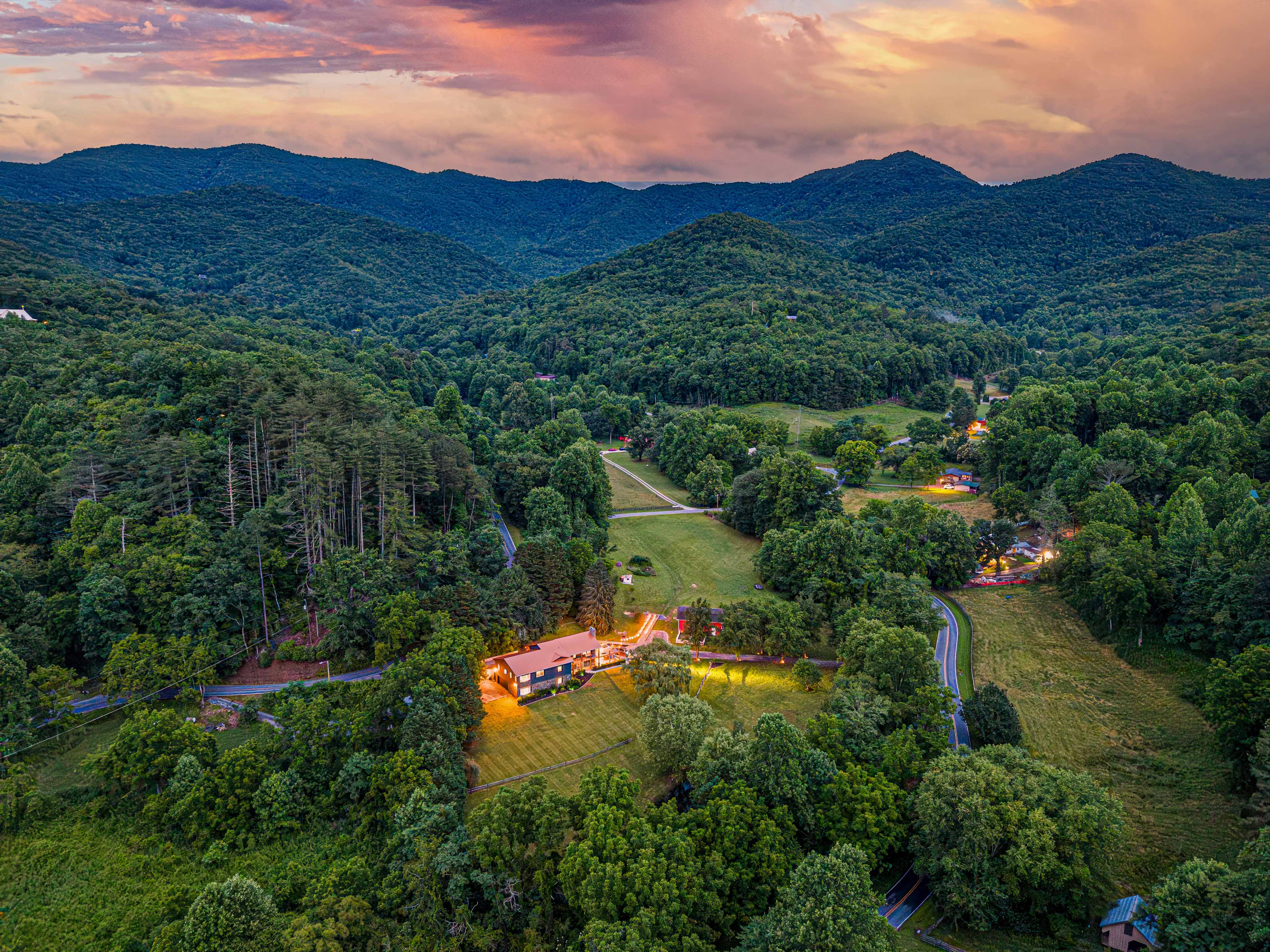Scenic Retreat: Bask in breathtaking mountain views with vibrant sunsets and lush landscapes!
