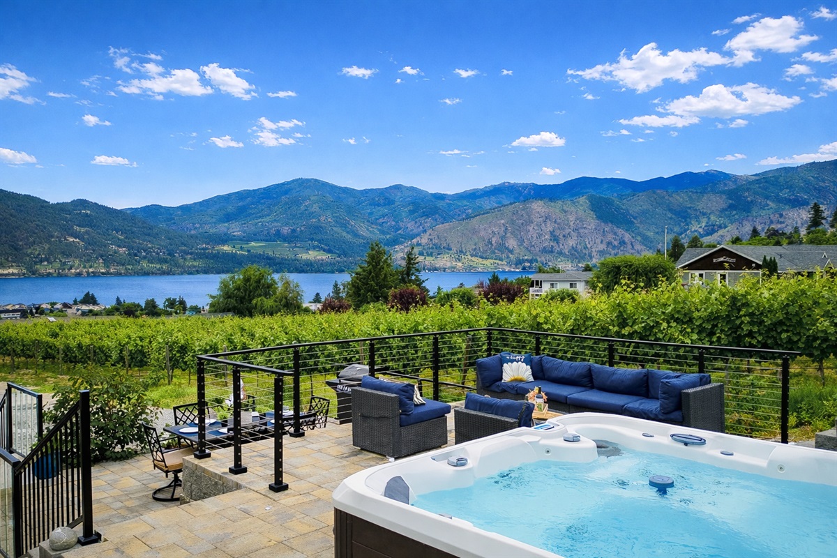 Hot tub perfect for taking in lake views, catching sunsets and star gazing