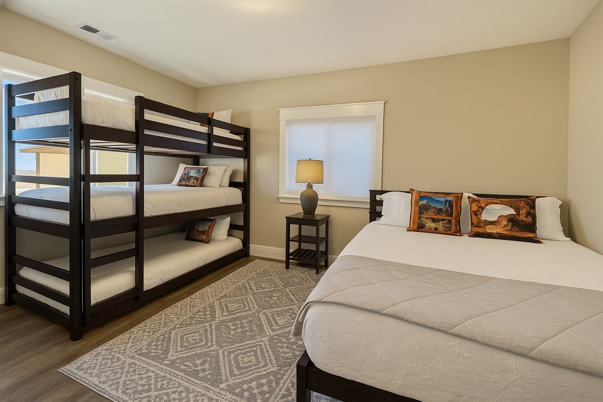 Guest Suite  7 - Queen and 3 Twin Bunks