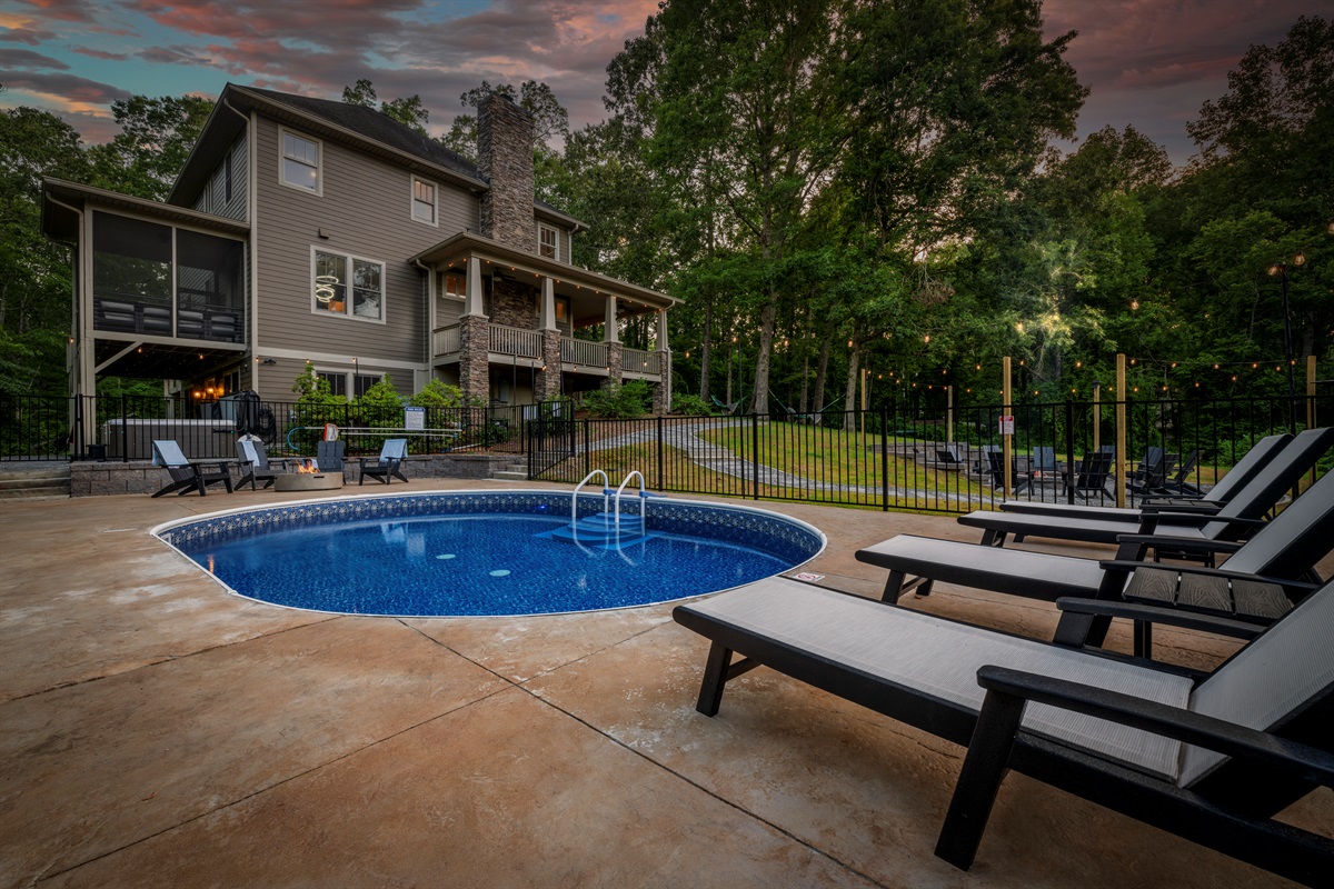 As the sun sets through the trees, gather your group around the glowing fire pit or take a peaceful dip in the private pool. This is where evenings turn into unforgettable memories.
