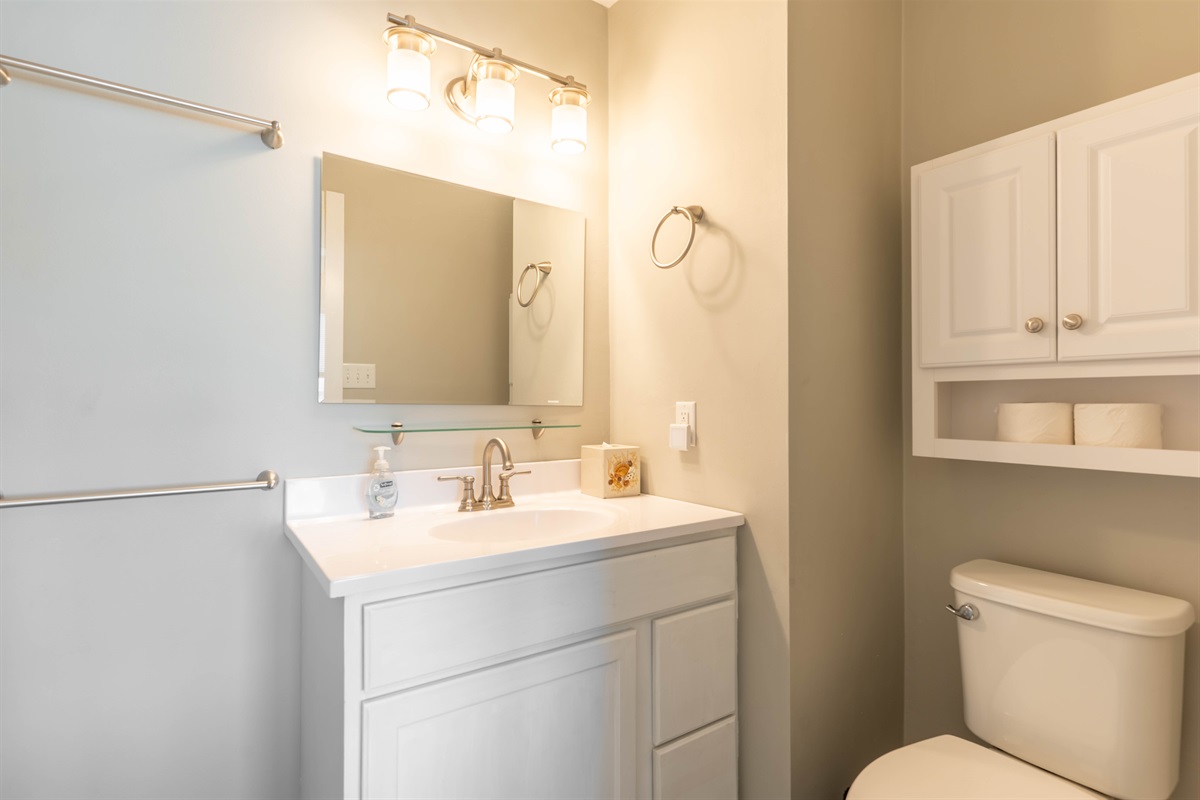1st Floor Primary Ensuite Bathroom