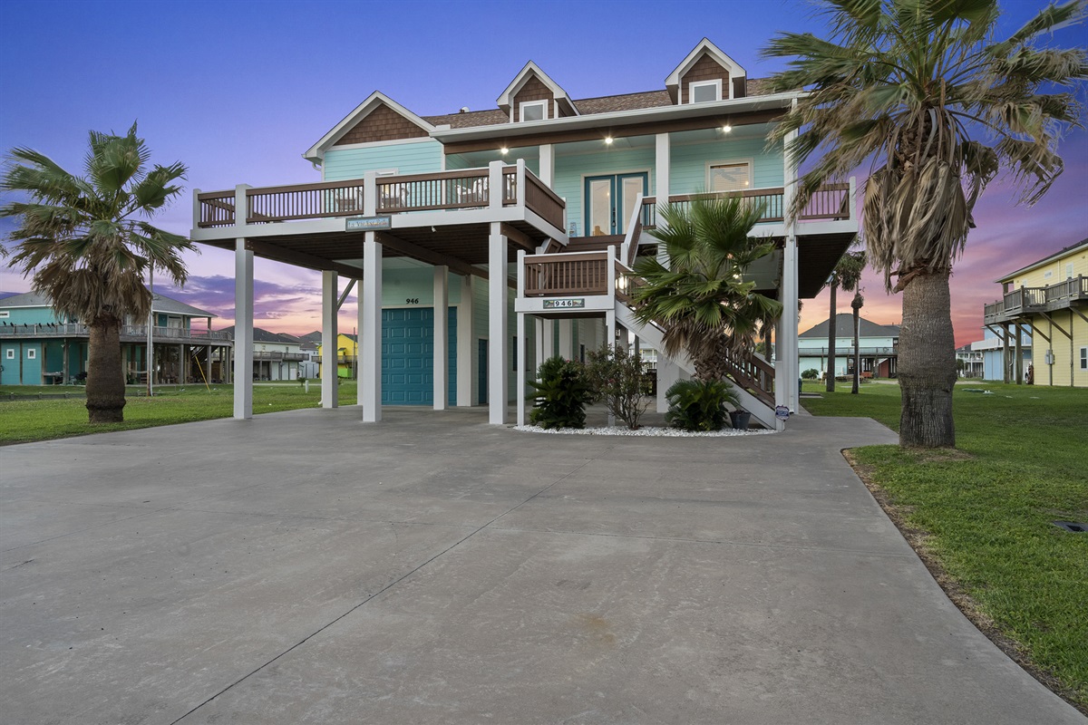 19d8ab27376a4cb092f040b856611b94 Large | Beachhouse | Texas | TX | Vacation Homes | Galveston | Crystal Beach | Kokomo | Breezy Days | Beachfront Elegance | Sunrise Serenity | Southern Sands Property Management, LLC