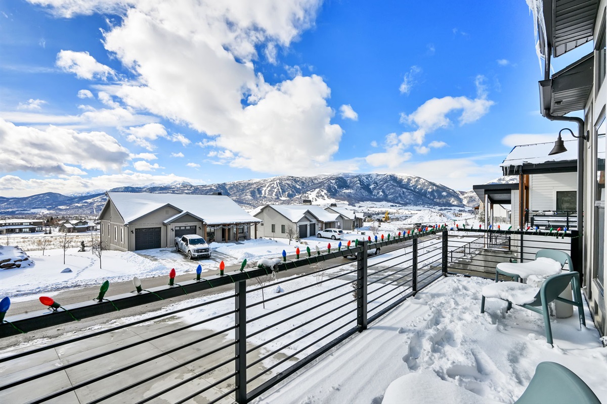 Winter view of the mountains.