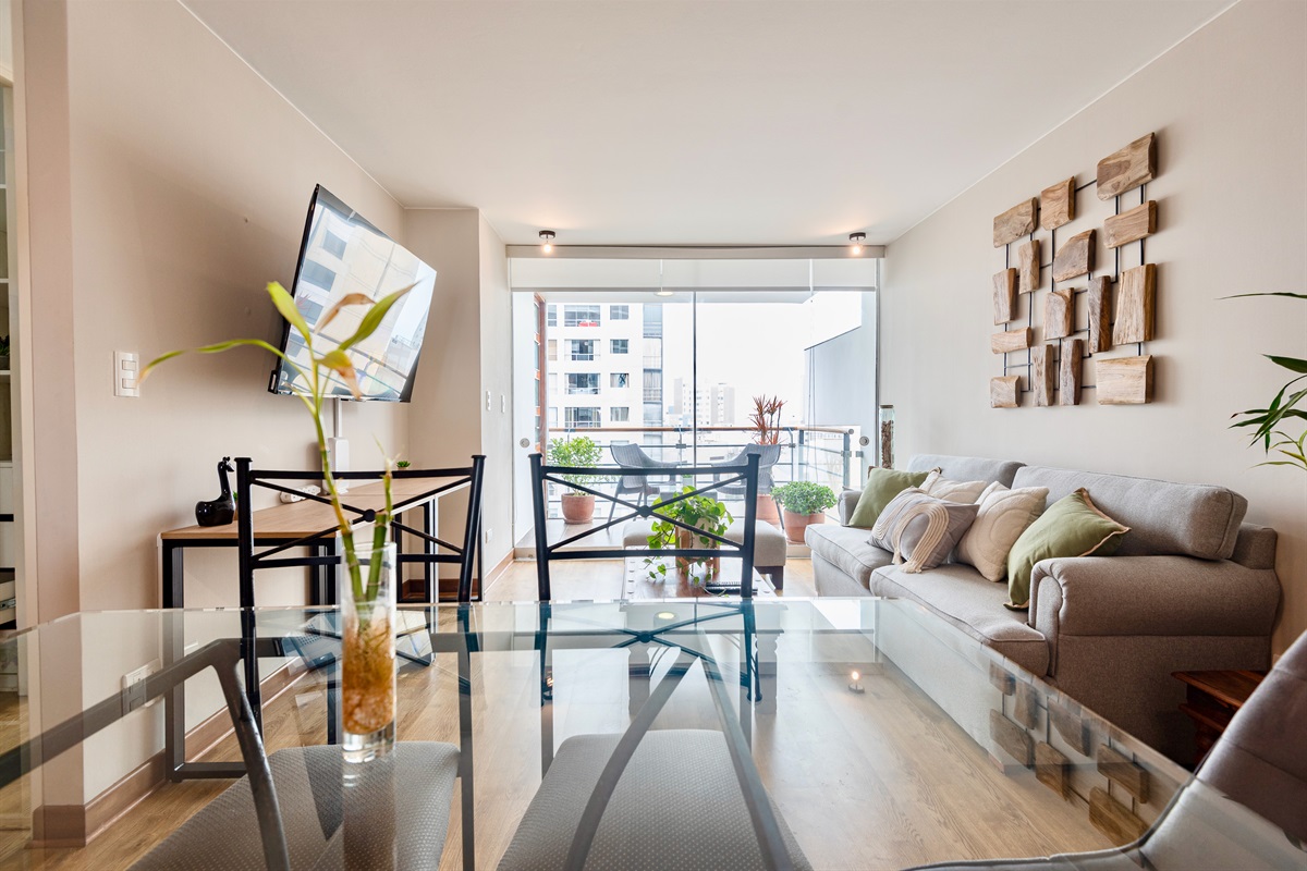 Moderno 3dorm c/balcón, cerca Malecón, Wifi 70M