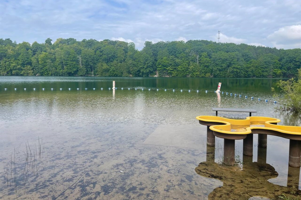 Twin Lakes Park/Beach